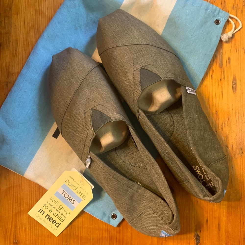 Mens TOMS shoes